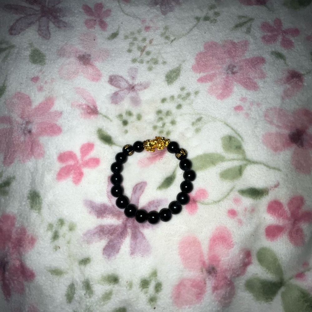 Elegant Black and Gold Beaded Bracelet